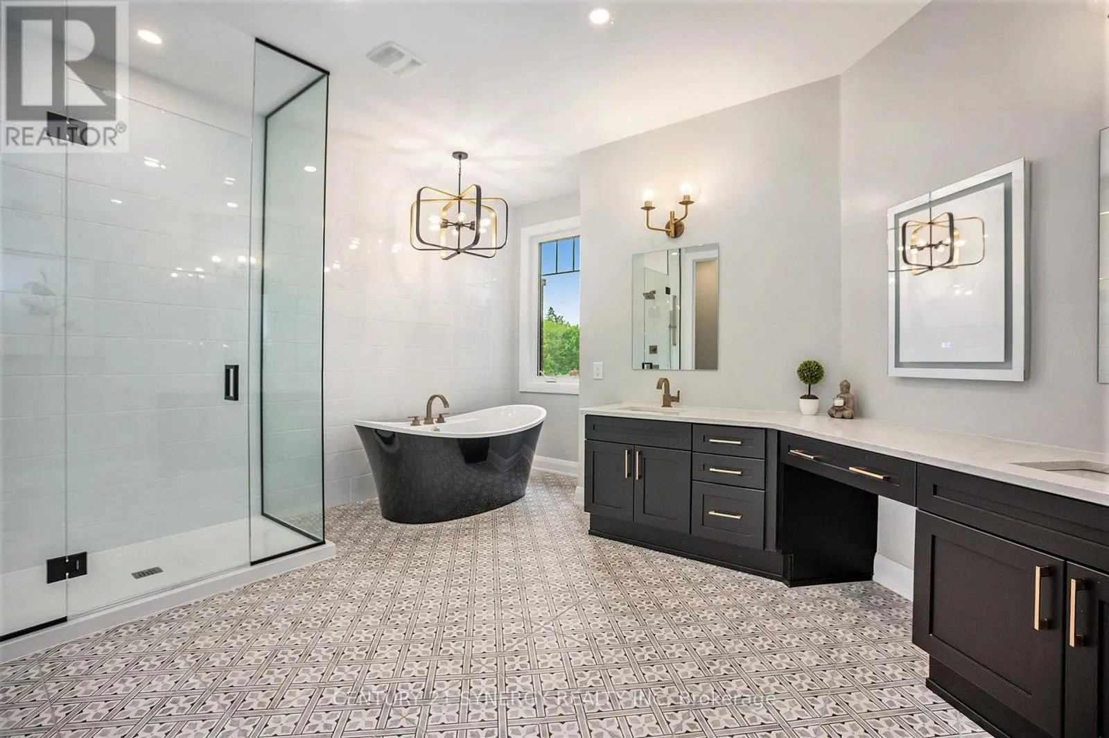 114 CHANDELLE PRIVATE