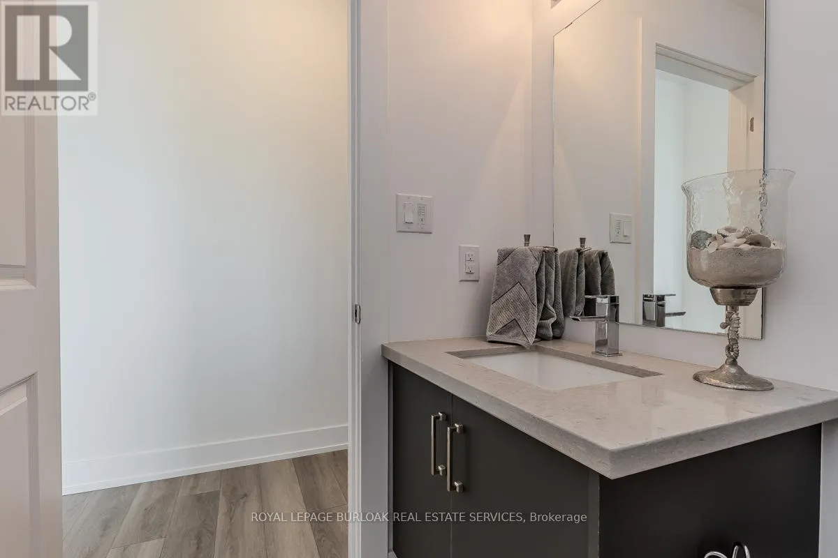 705 - 460 DUNDAS STREET E