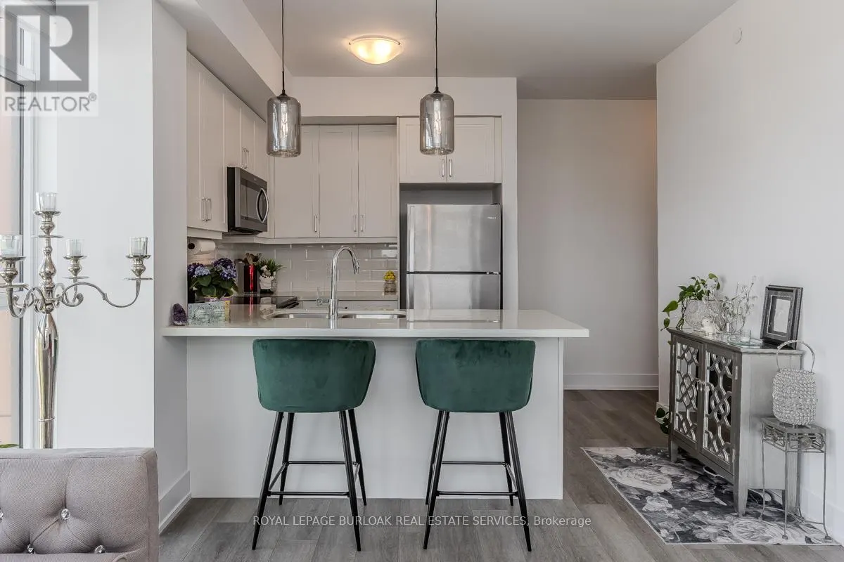 705 - 460 DUNDAS STREET E