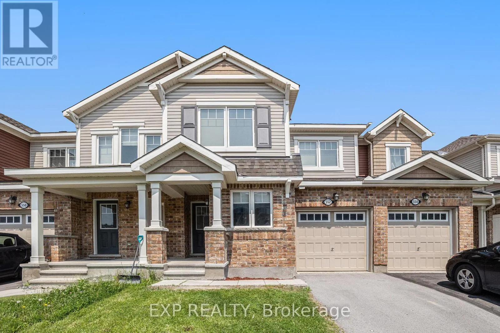552 ROUNDLEAF WAY