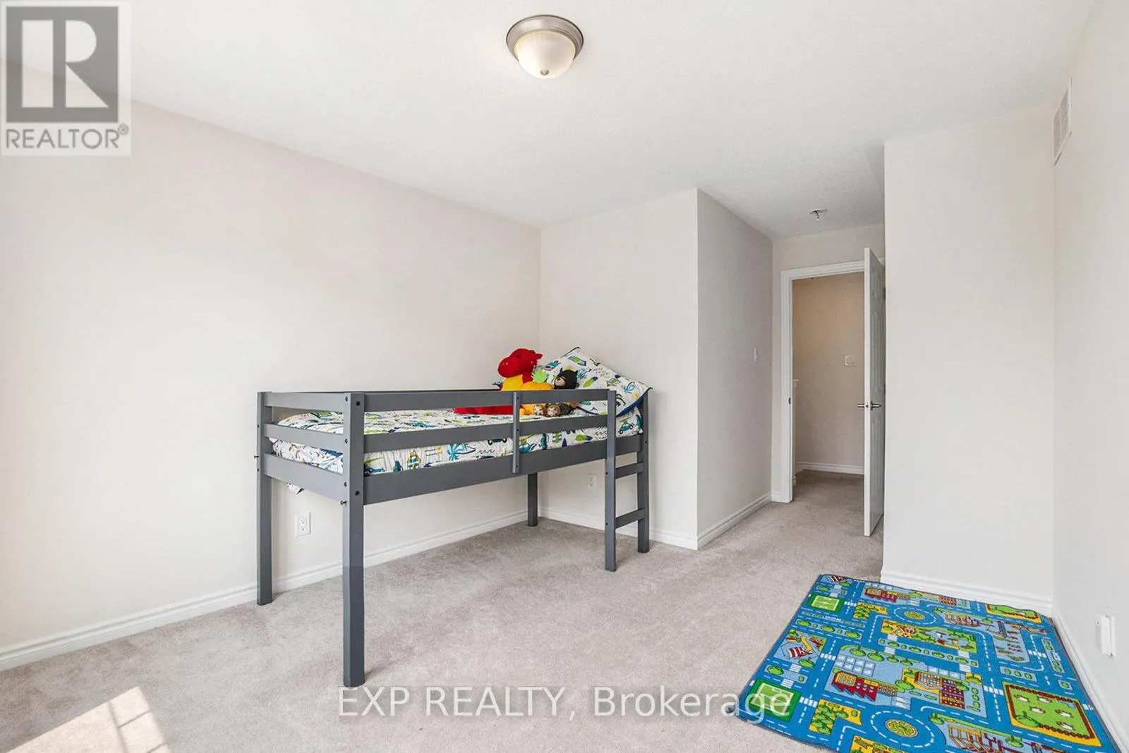 552 ROUNDLEAF WAY