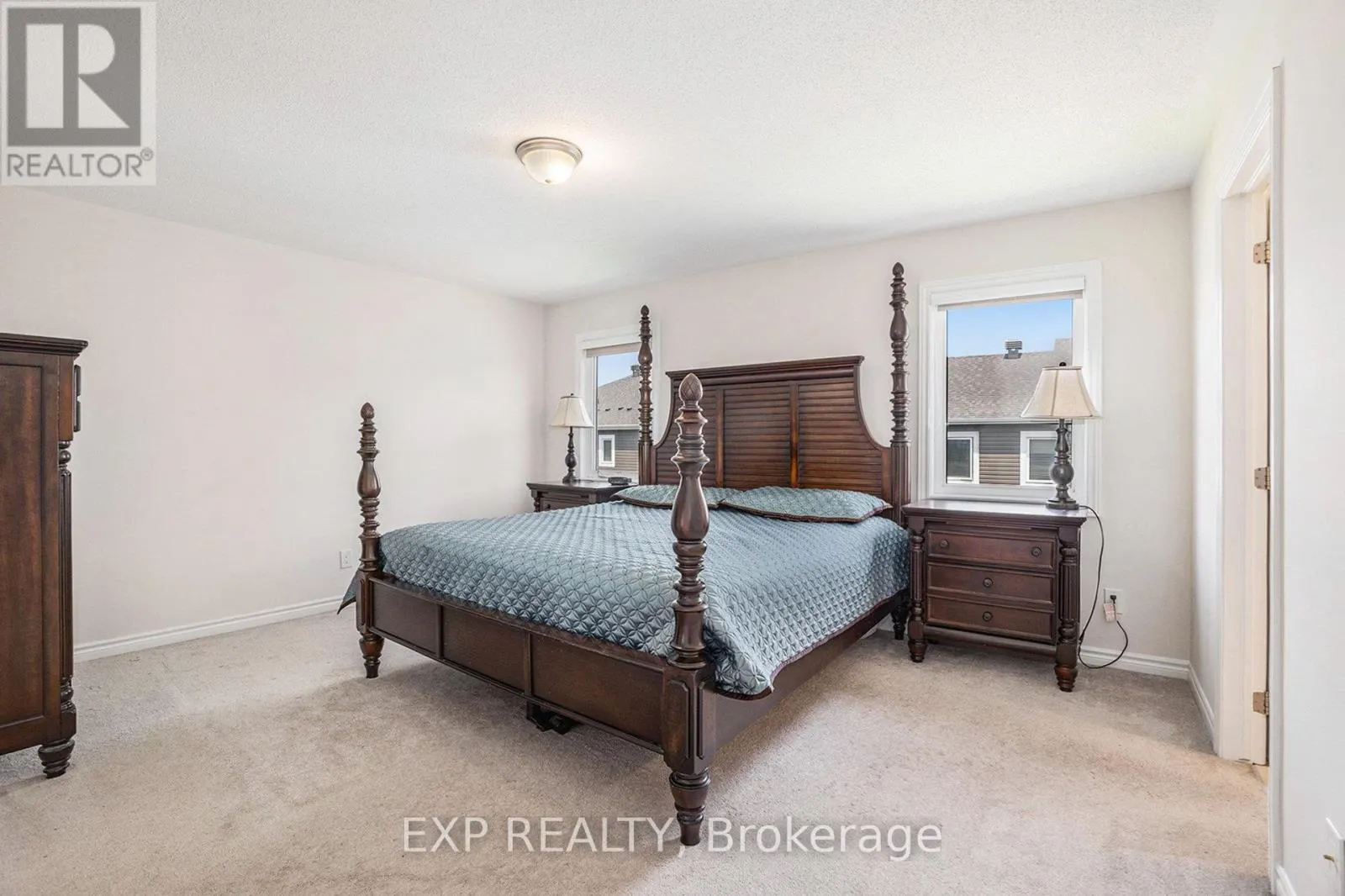 552 ROUNDLEAF WAY