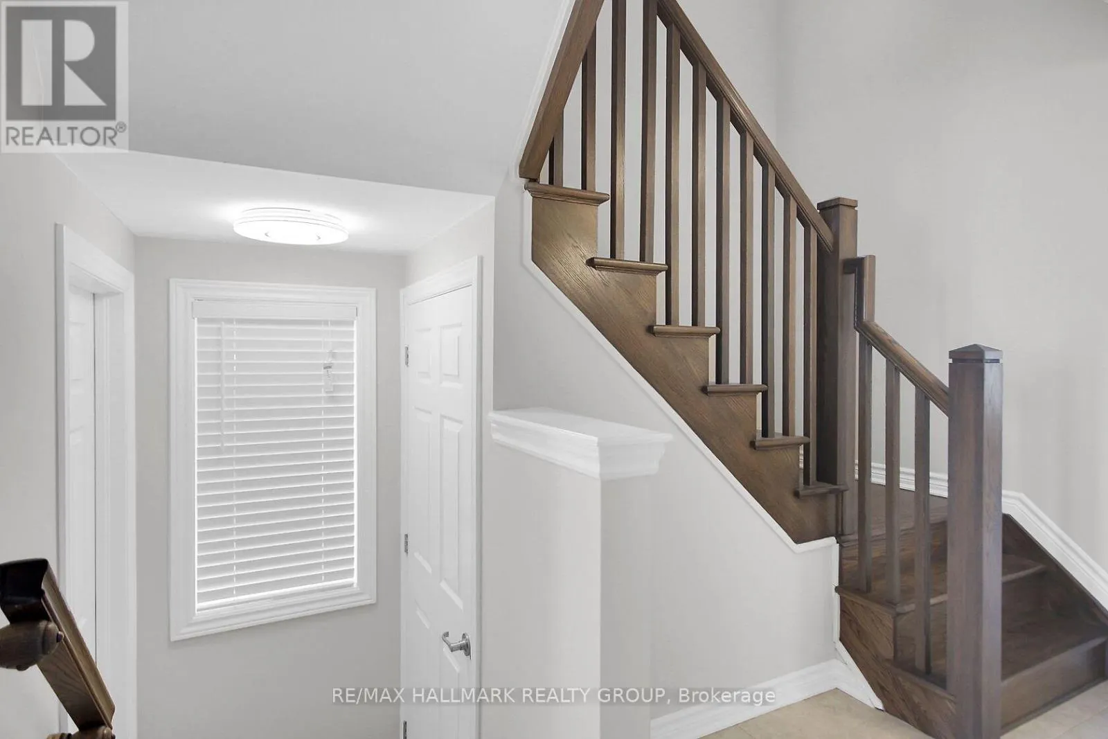 780 LOGPERCH CIRCLE