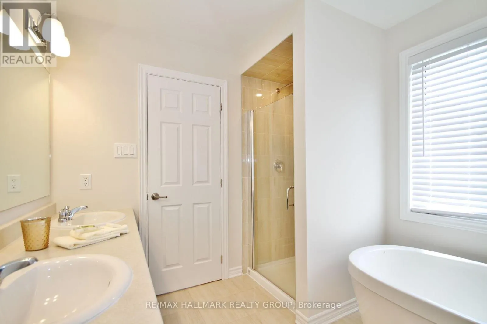 780 LOGPERCH CIRCLE