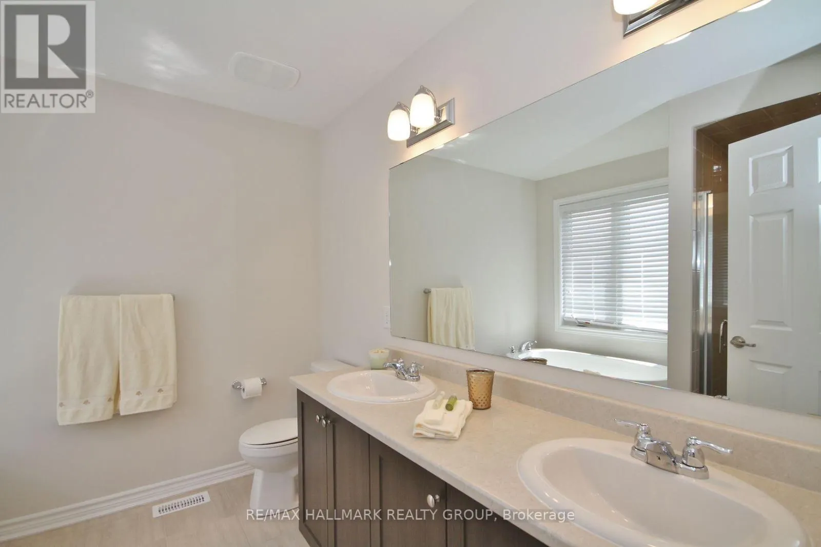 780 LOGPERCH CIRCLE