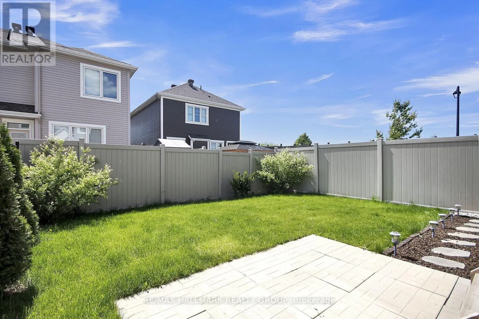 780 LOGPERCH CIRCLE