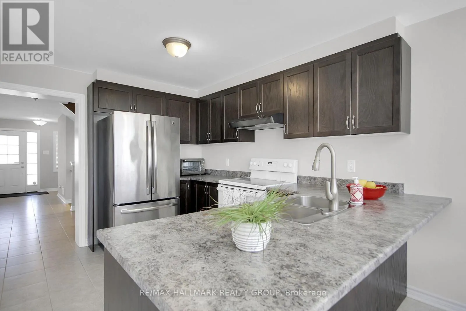 780 LOGPERCH CIRCLE