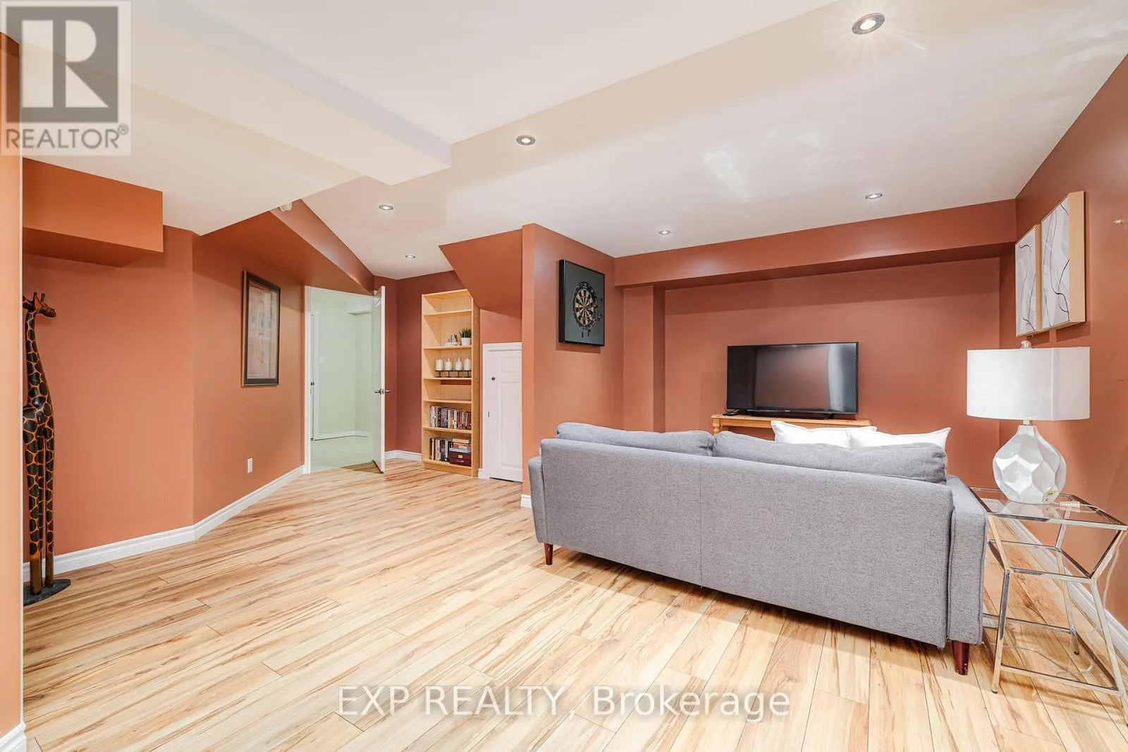 18 - 31 TOWNSEND DRIVE