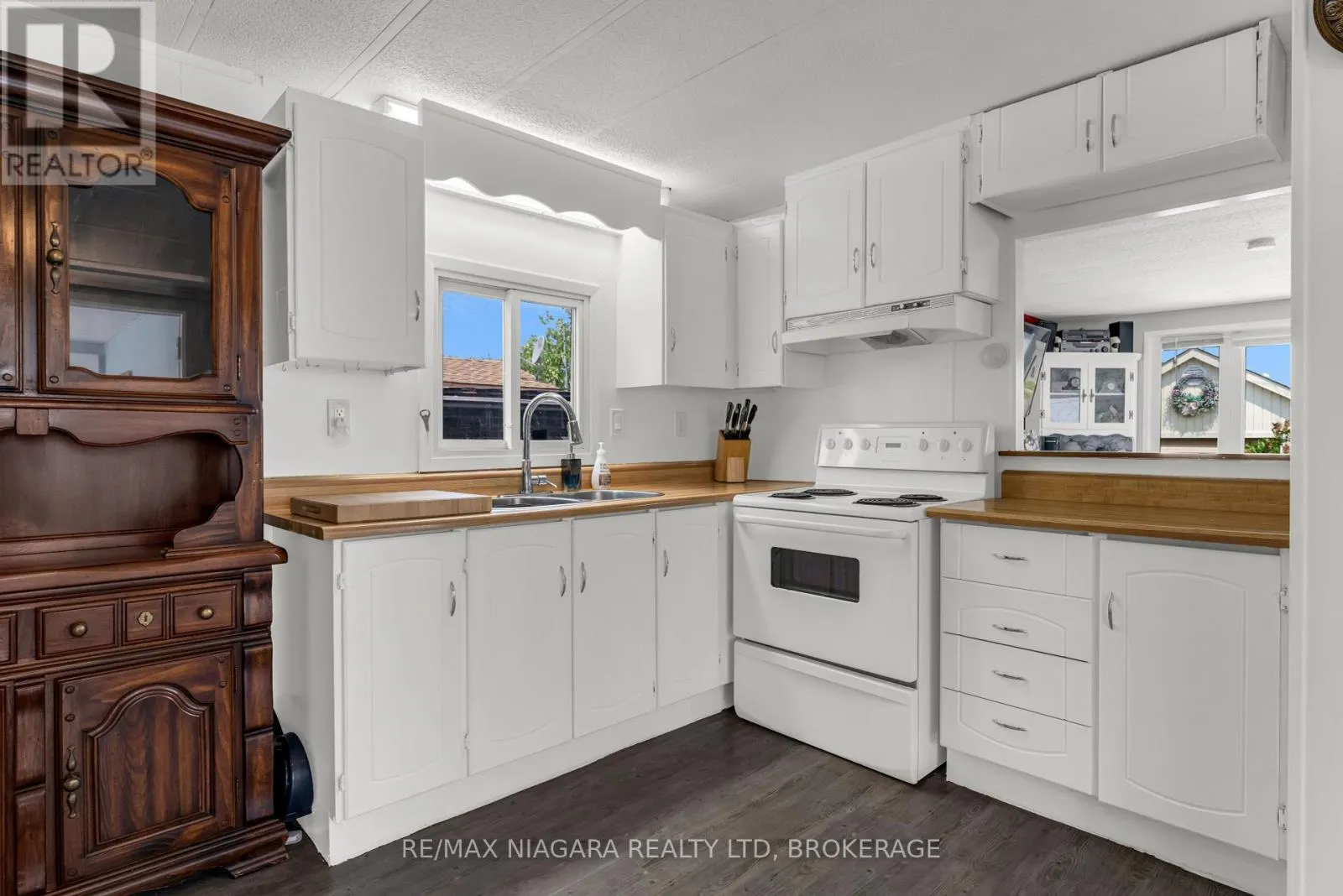 49 - 2175 MEWBURN ROAD, #49