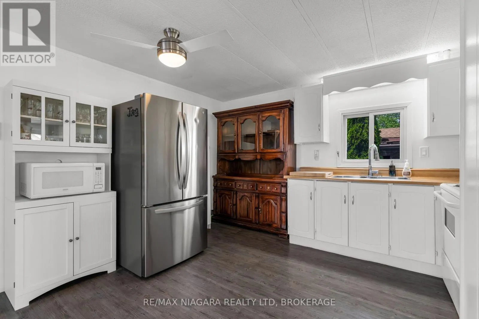 49 - 2175 MEWBURN ROAD, #49