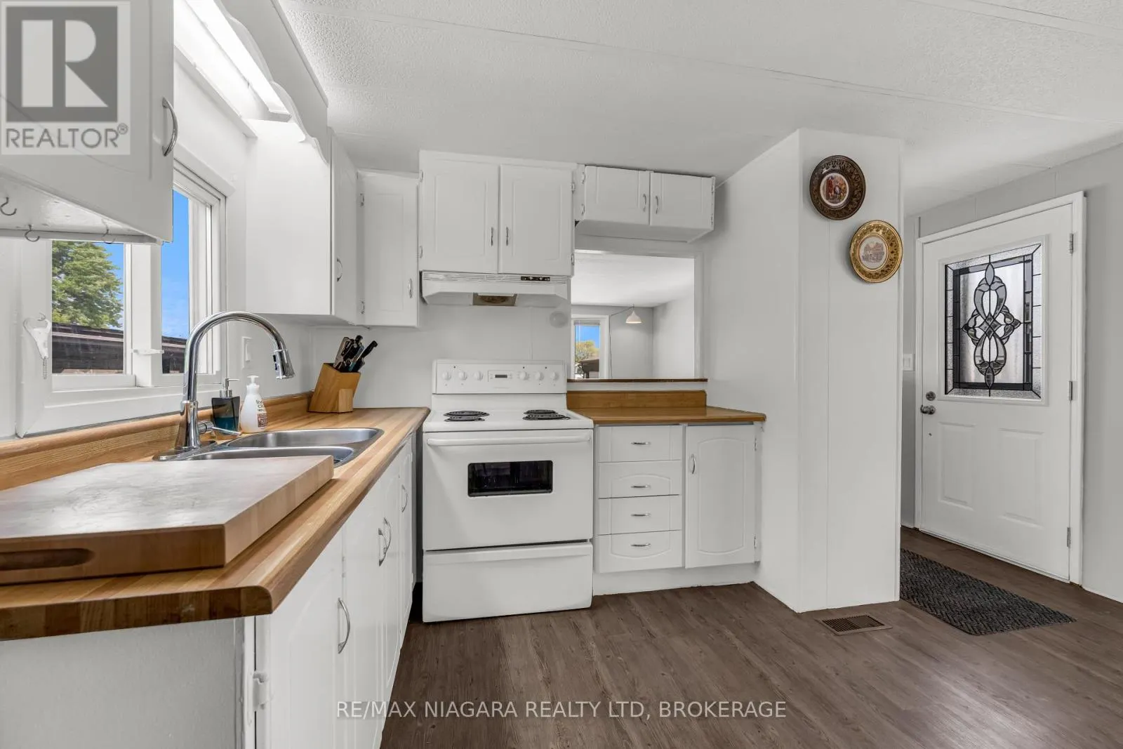 49 - 2175 MEWBURN ROAD, #49