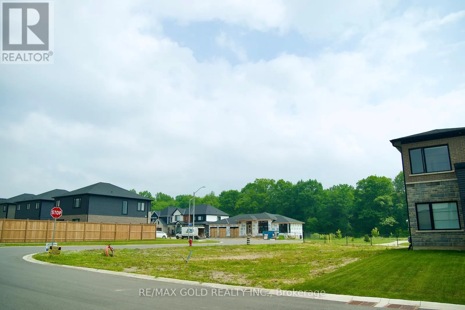 7547 SHERRILEE CRESCENT
