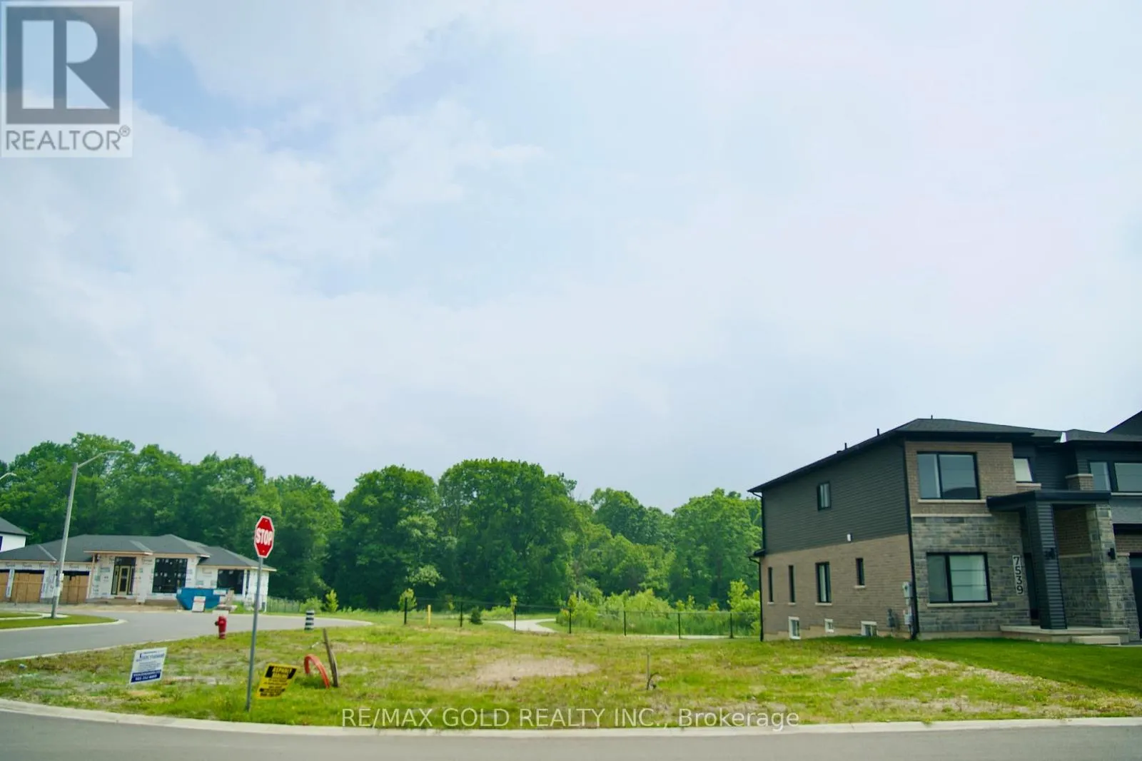 7547 SHERRILEE CRESCENT