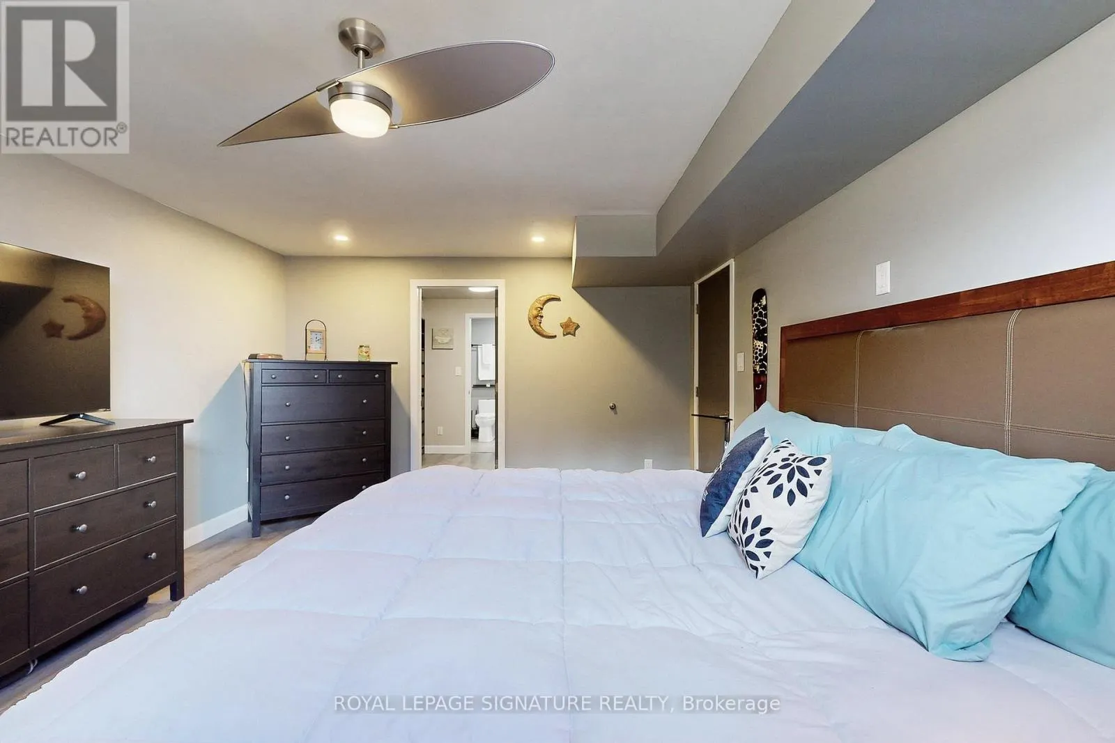 58 ARANDA WAY