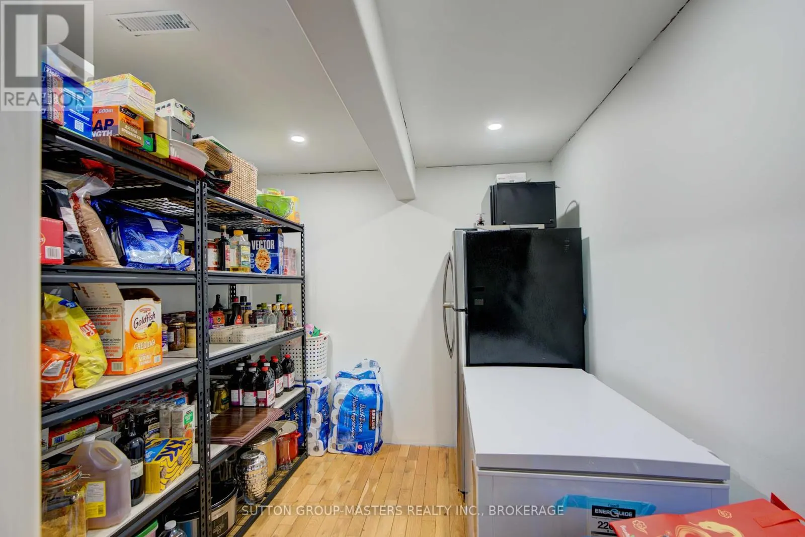 302 GREENS ROAD