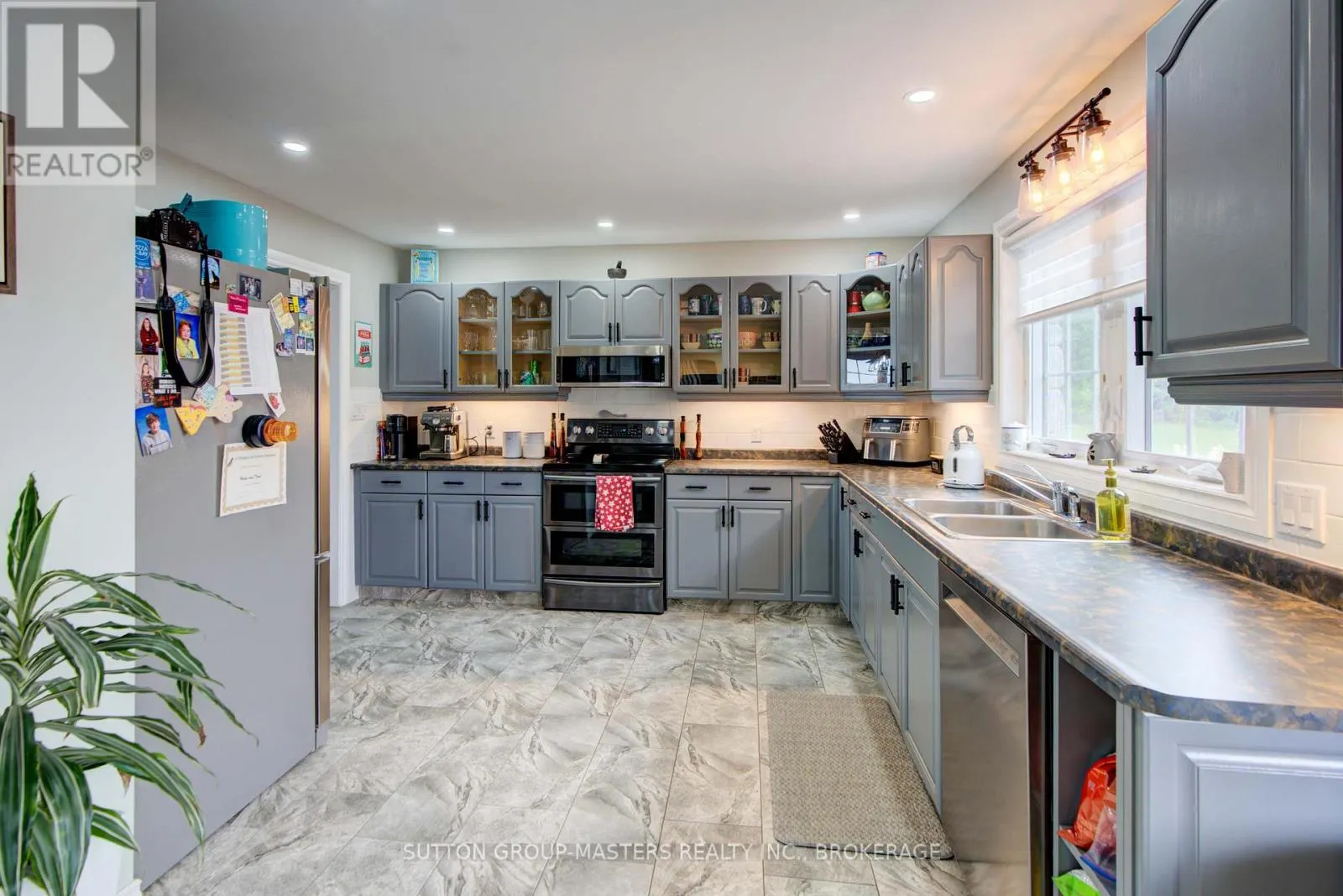 302 GREENS ROAD