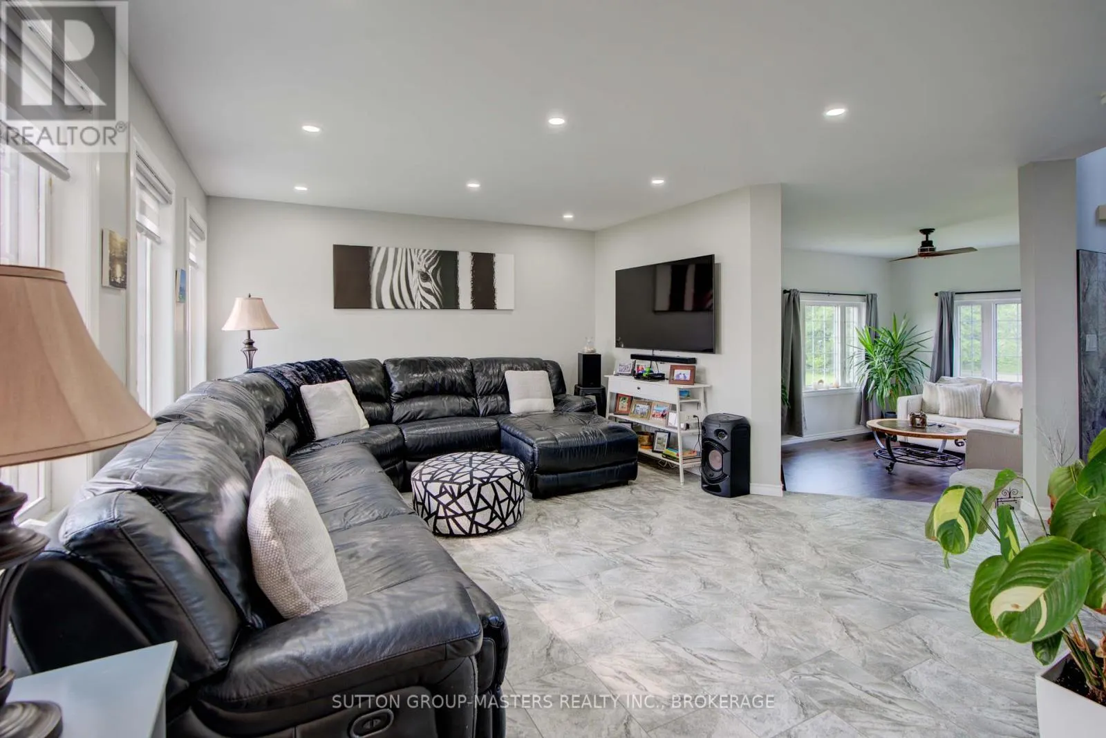 302 GREENS ROAD