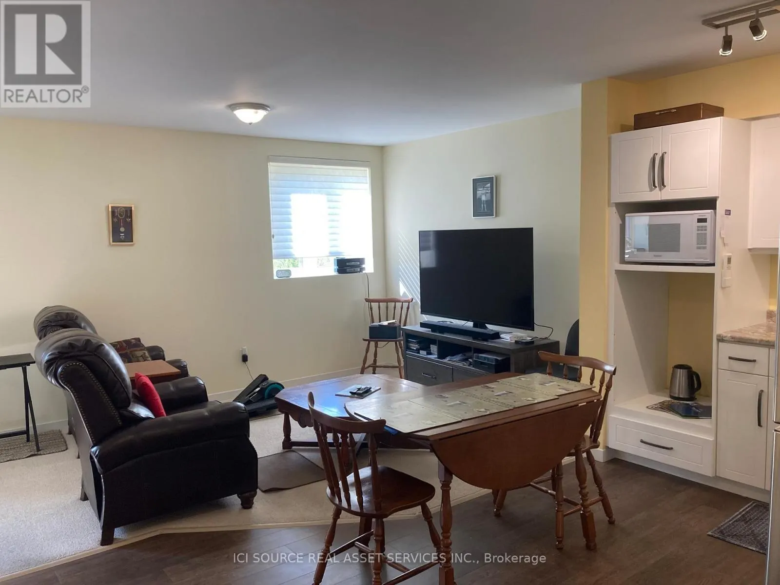 105 - 850 ALPHA STREET