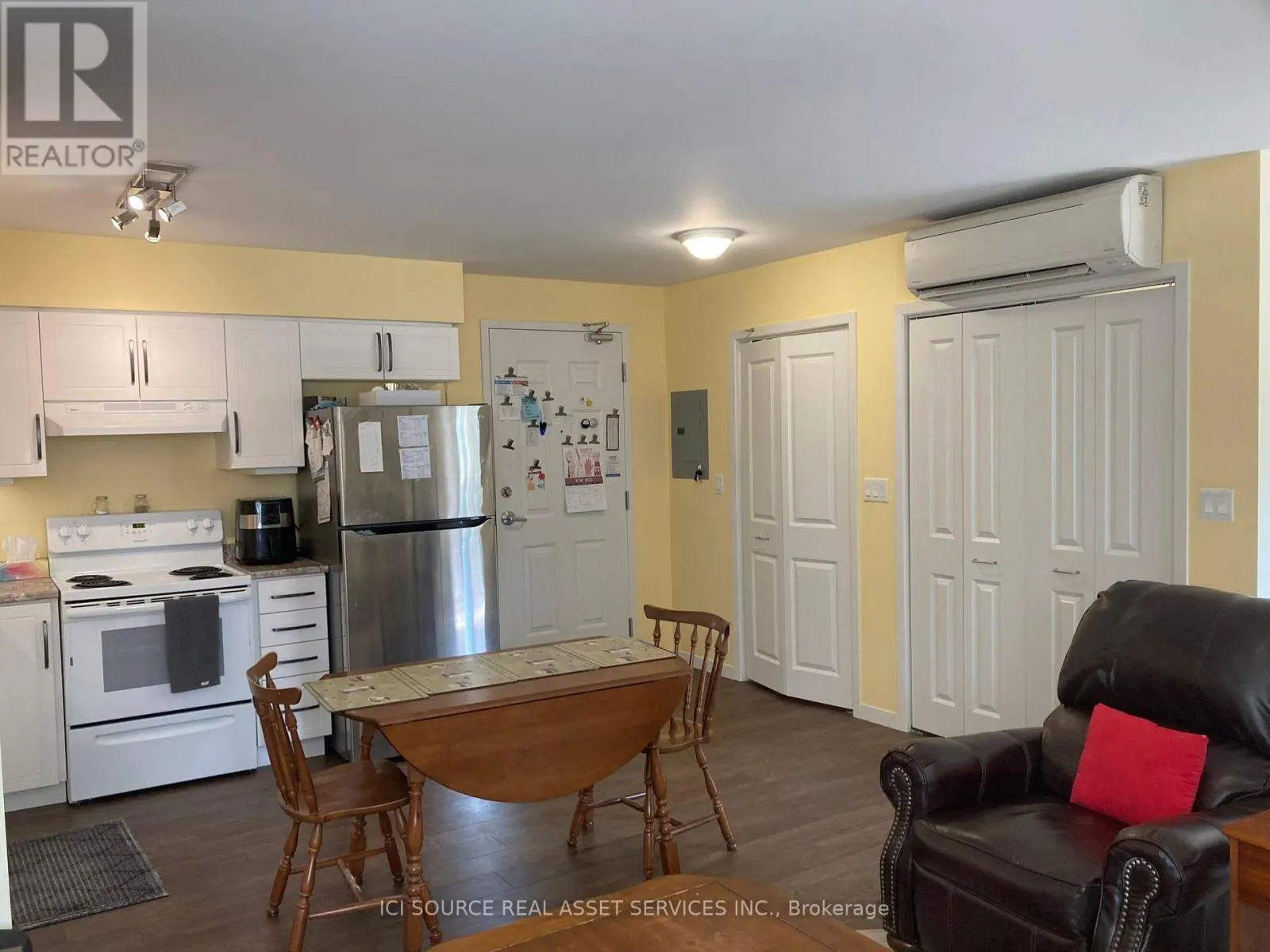105 - 850 ALPHA STREET