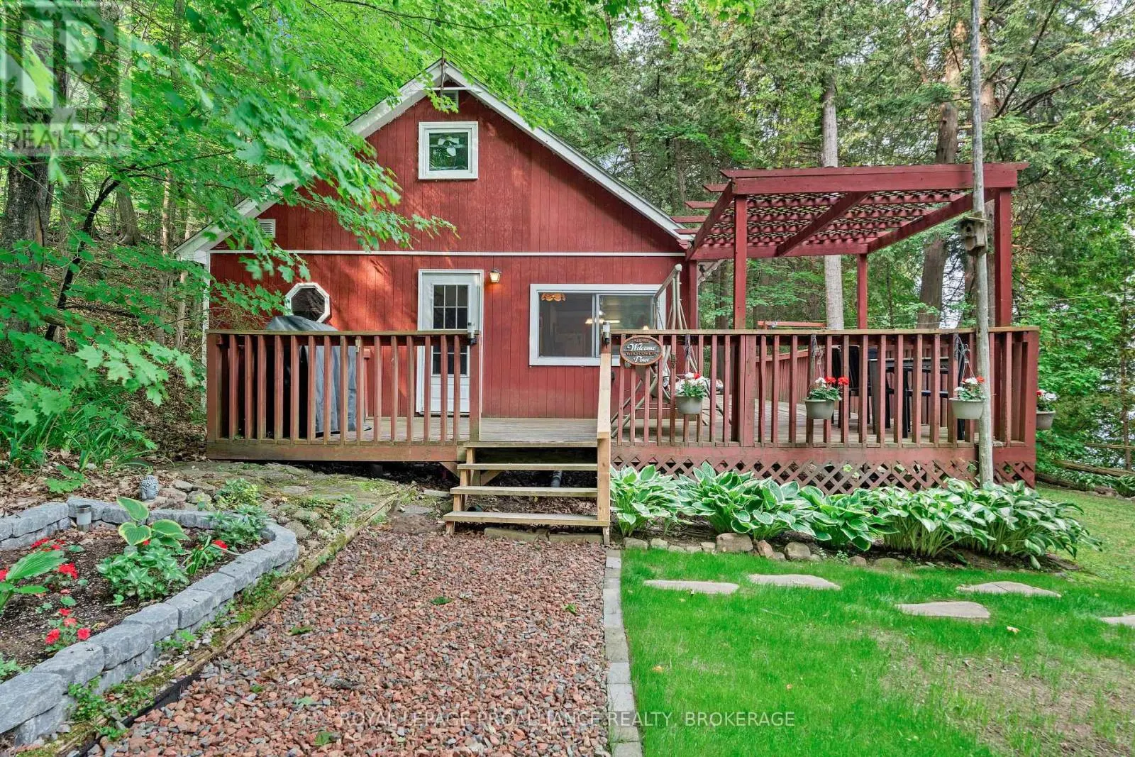 102 KEEPSAKE LANE