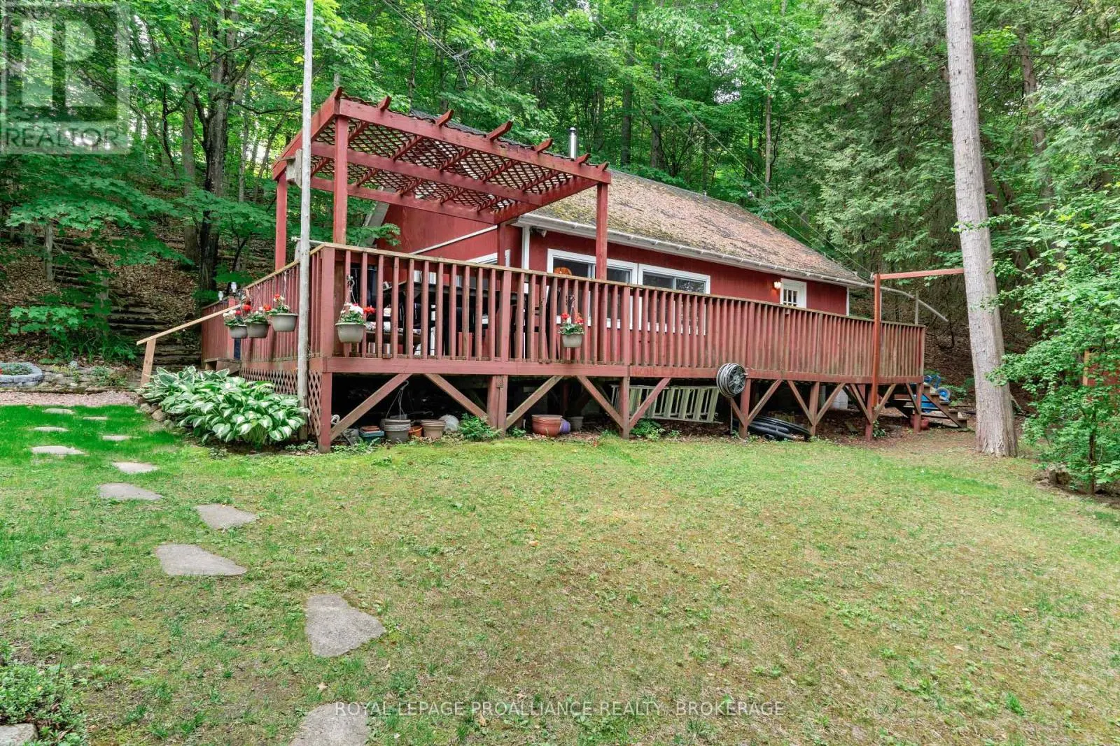 102 KEEPSAKE LANE