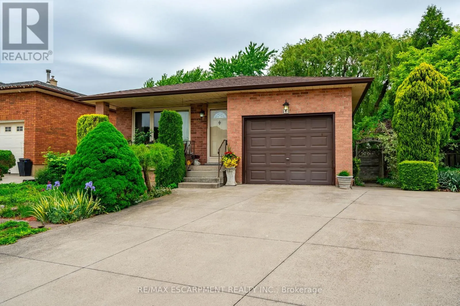 43 TRENHOLME CRESCENT