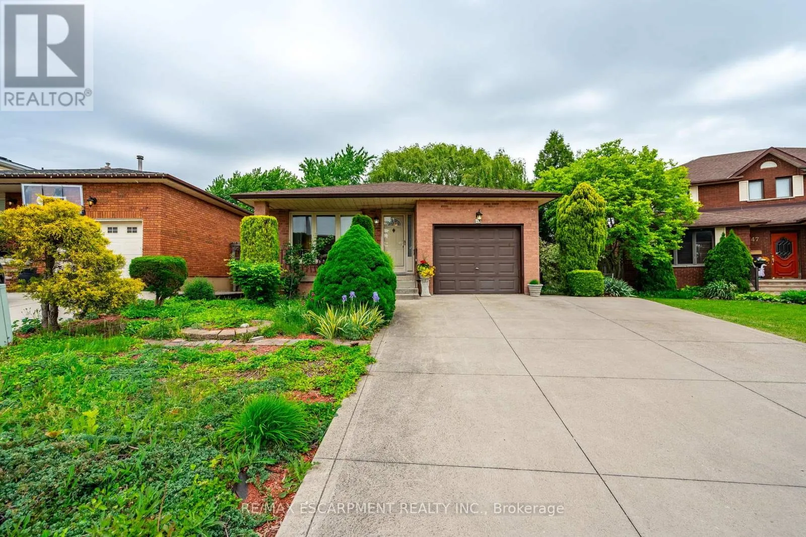 43 TRENHOLME CRESCENT