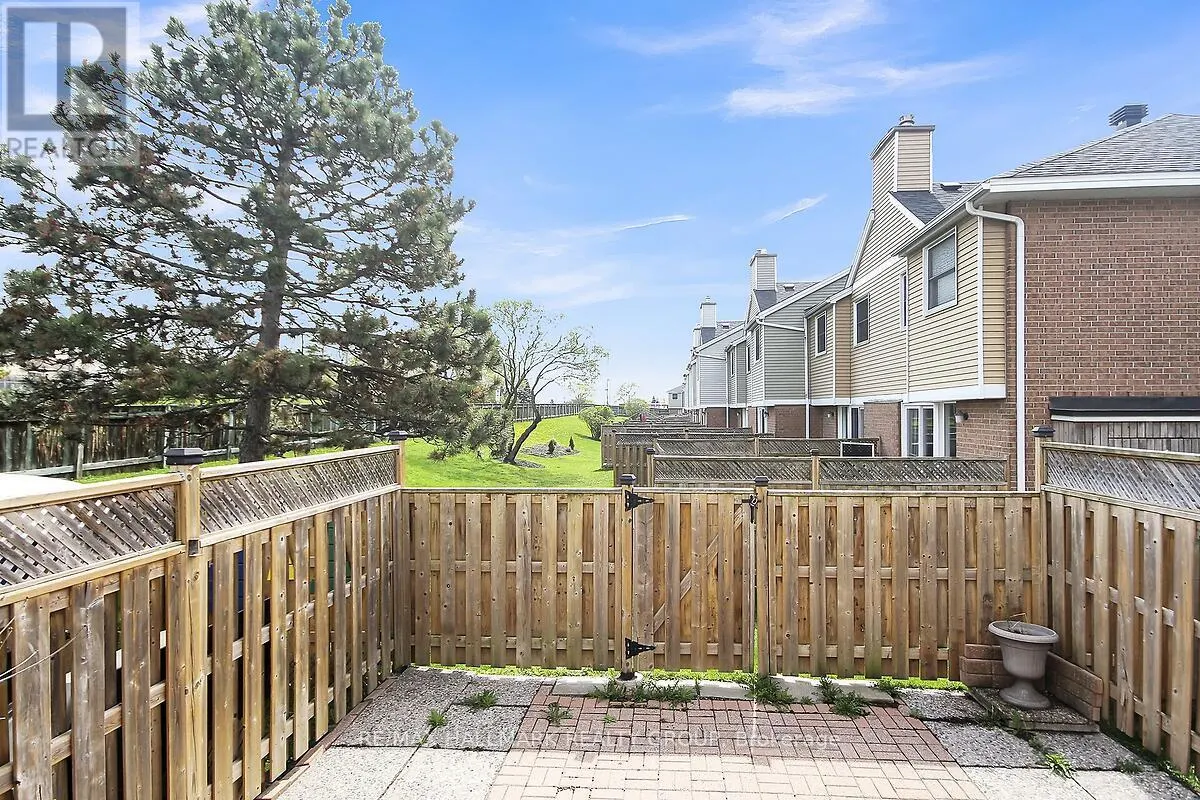 20 BENTBROOK CRESCENT