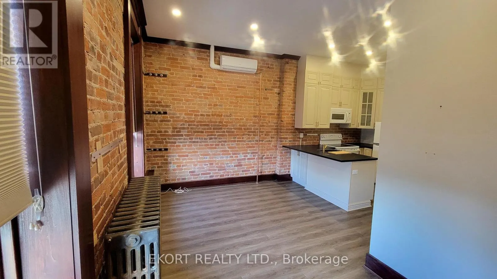 9 - 251 FRONT STREET, #9