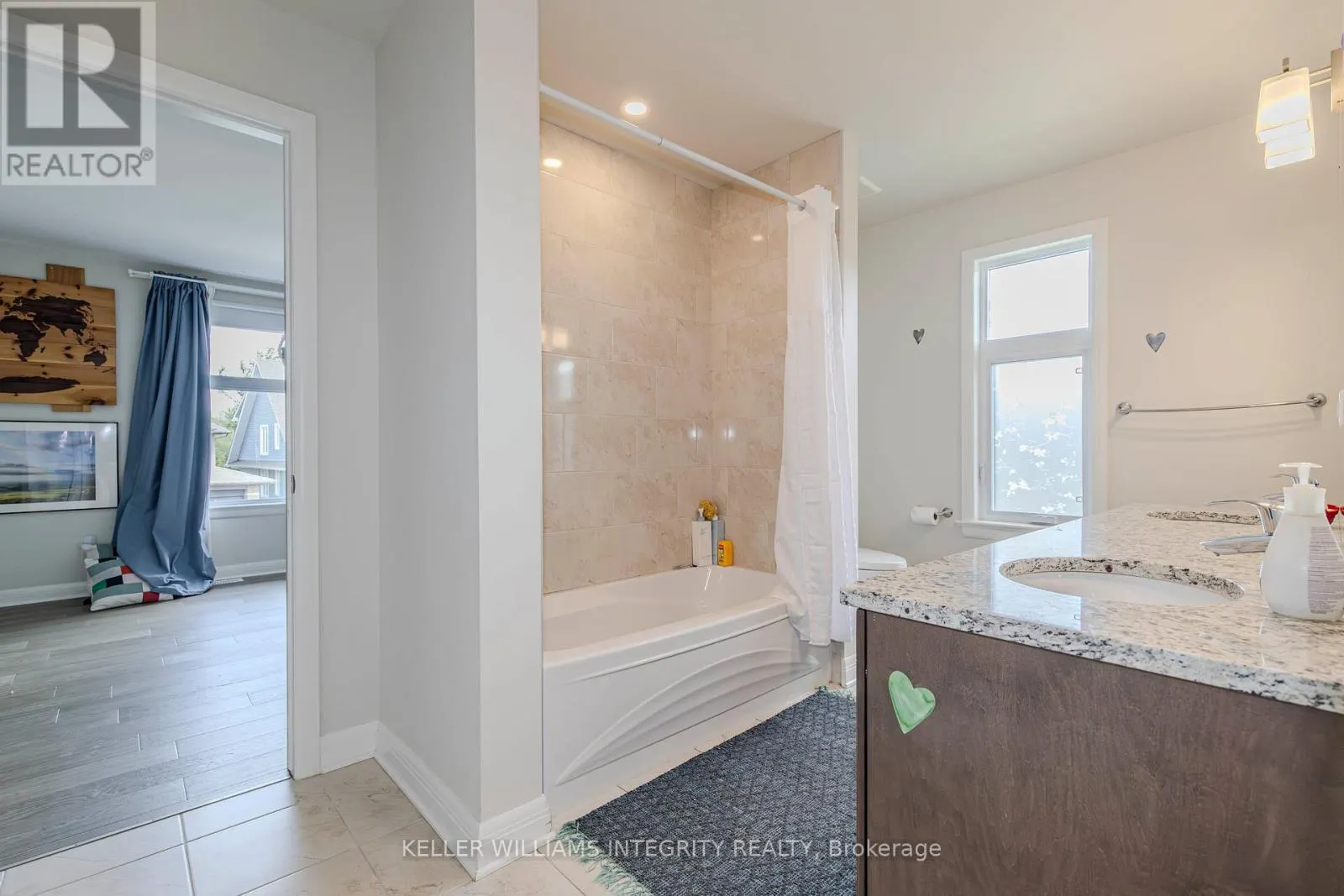 131 ESCARPMENT CRESCENT