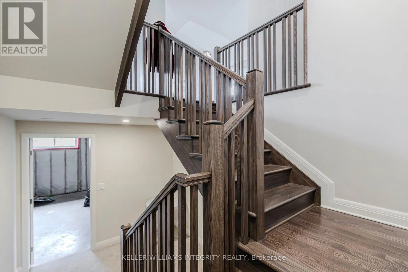 131 ESCARPMENT CRESCENT