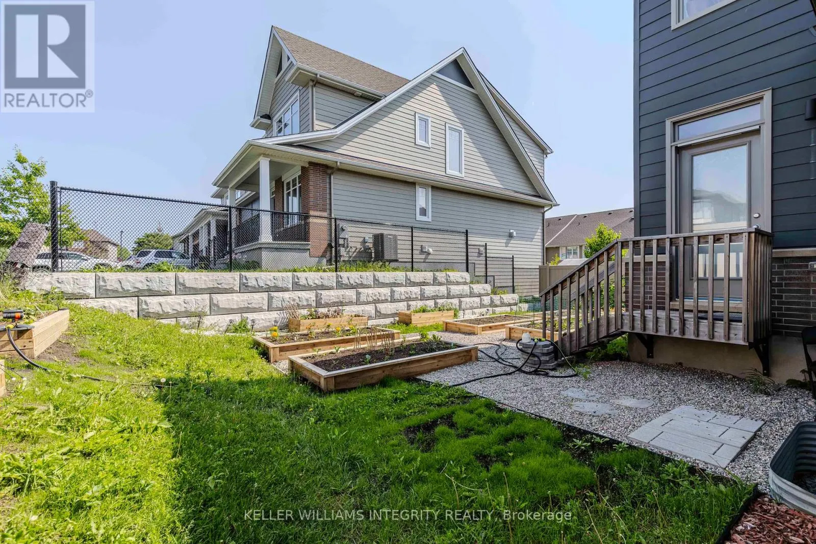 131 ESCARPMENT CRESCENT