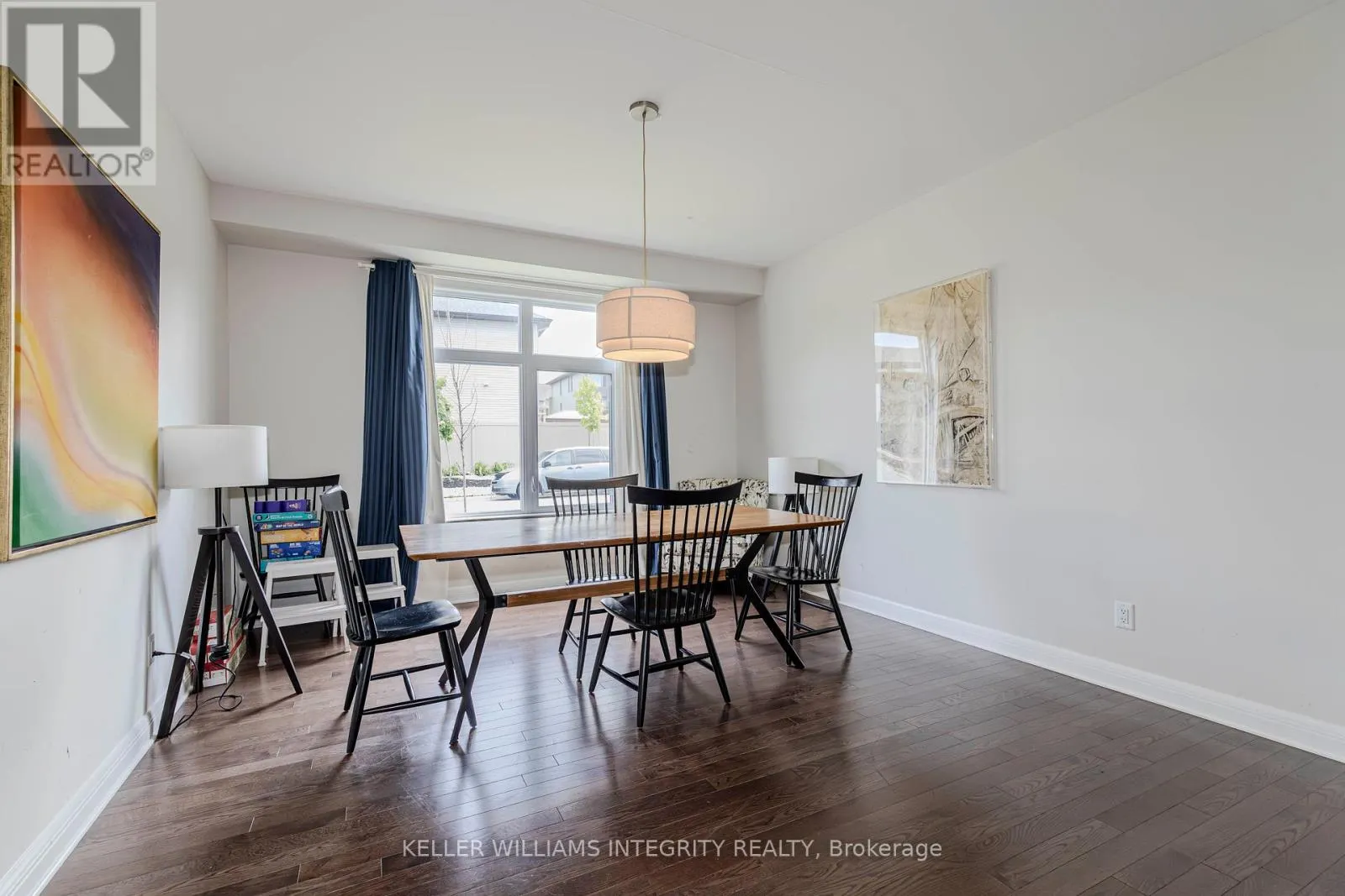 131 ESCARPMENT CRESCENT