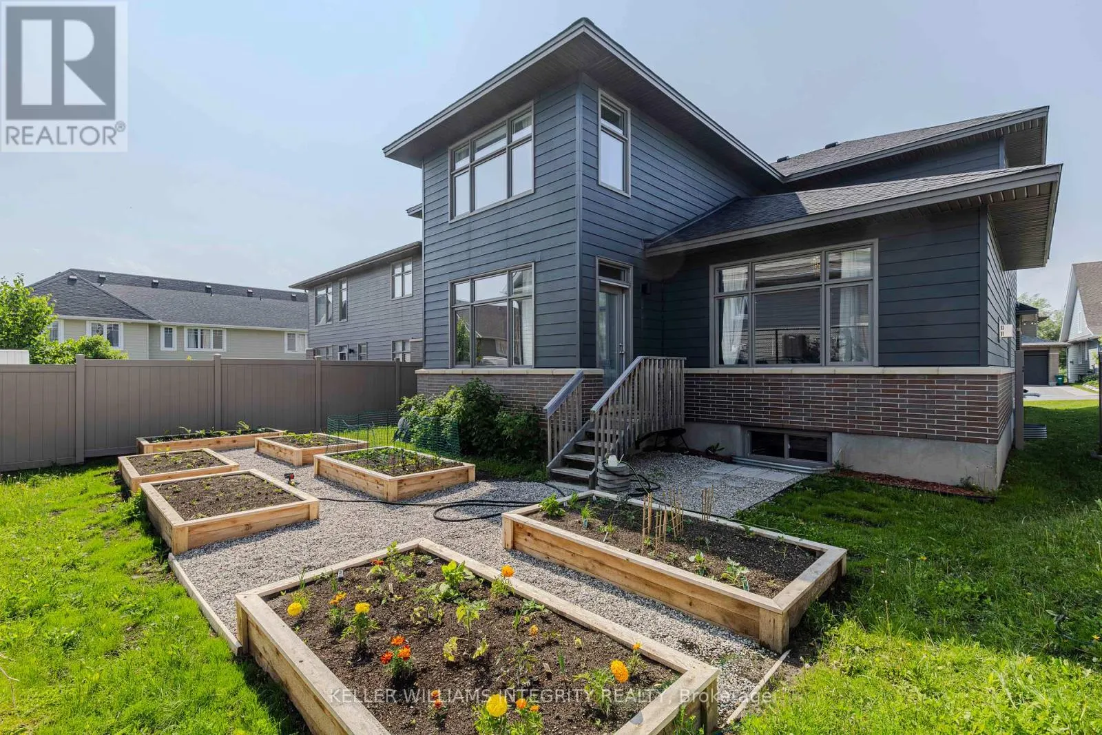 131 ESCARPMENT CRESCENT