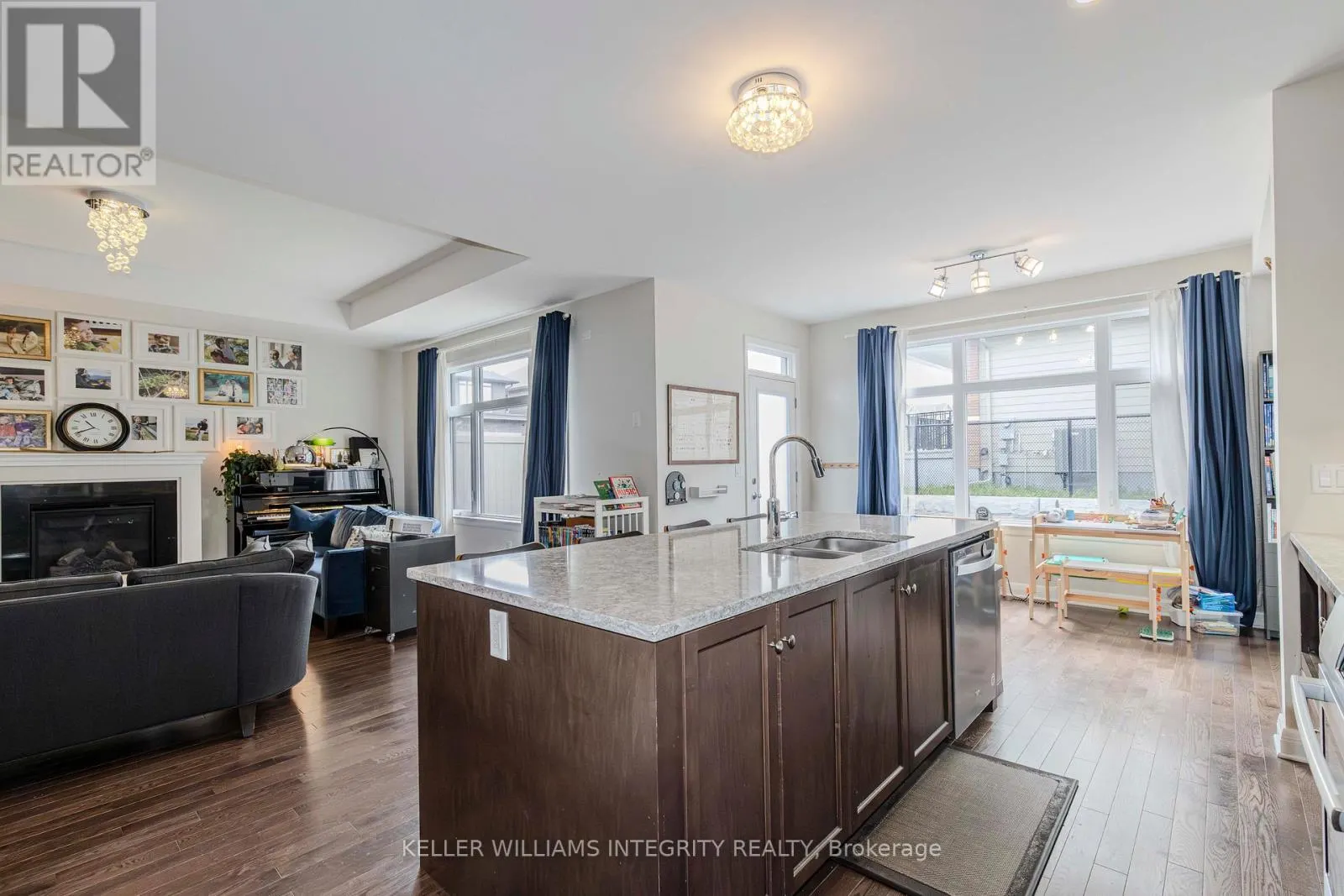 131 ESCARPMENT CRESCENT
