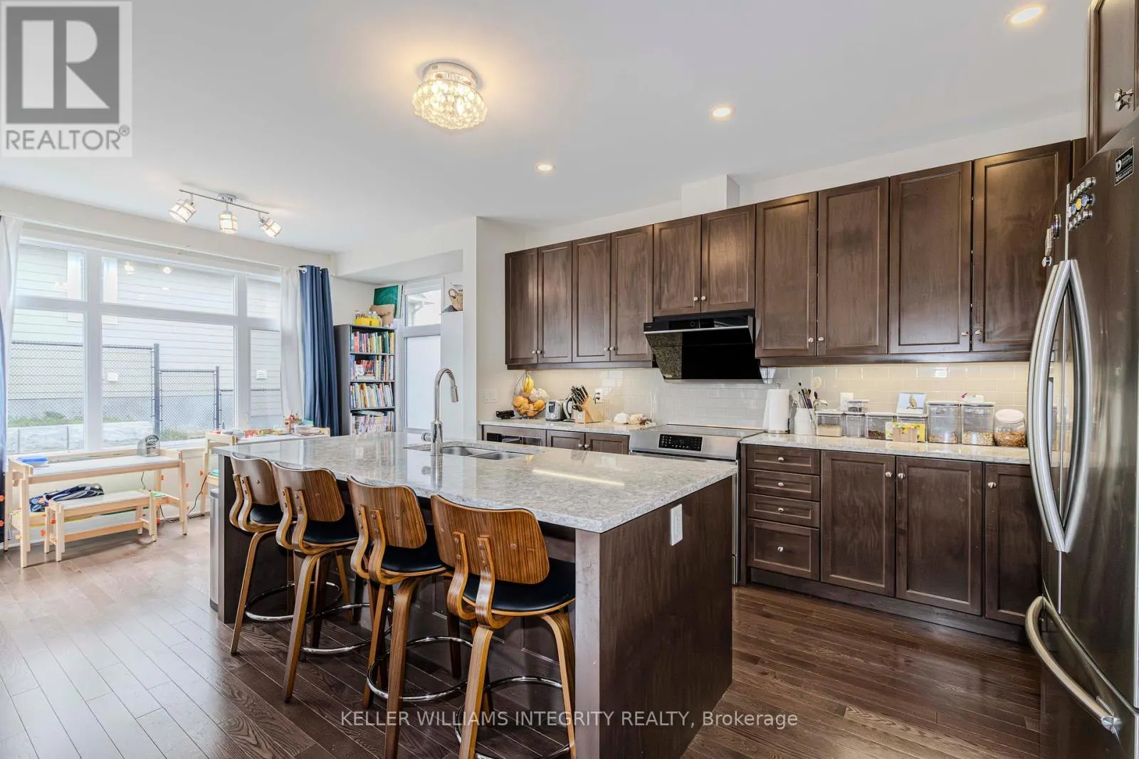 131 ESCARPMENT CRESCENT