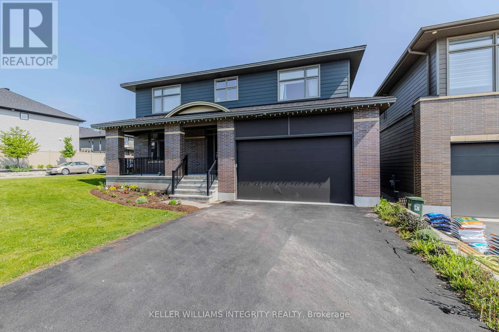 131 ESCARPMENT CRESCENT