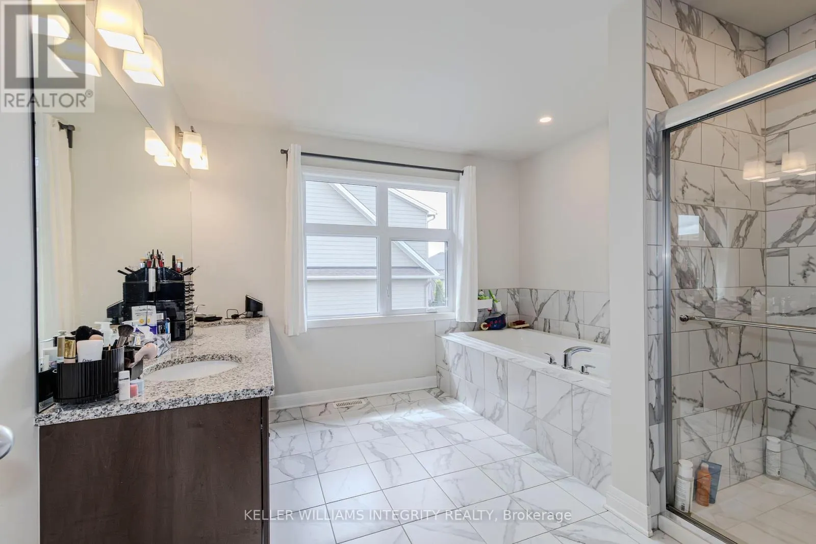 131 ESCARPMENT CRESCENT