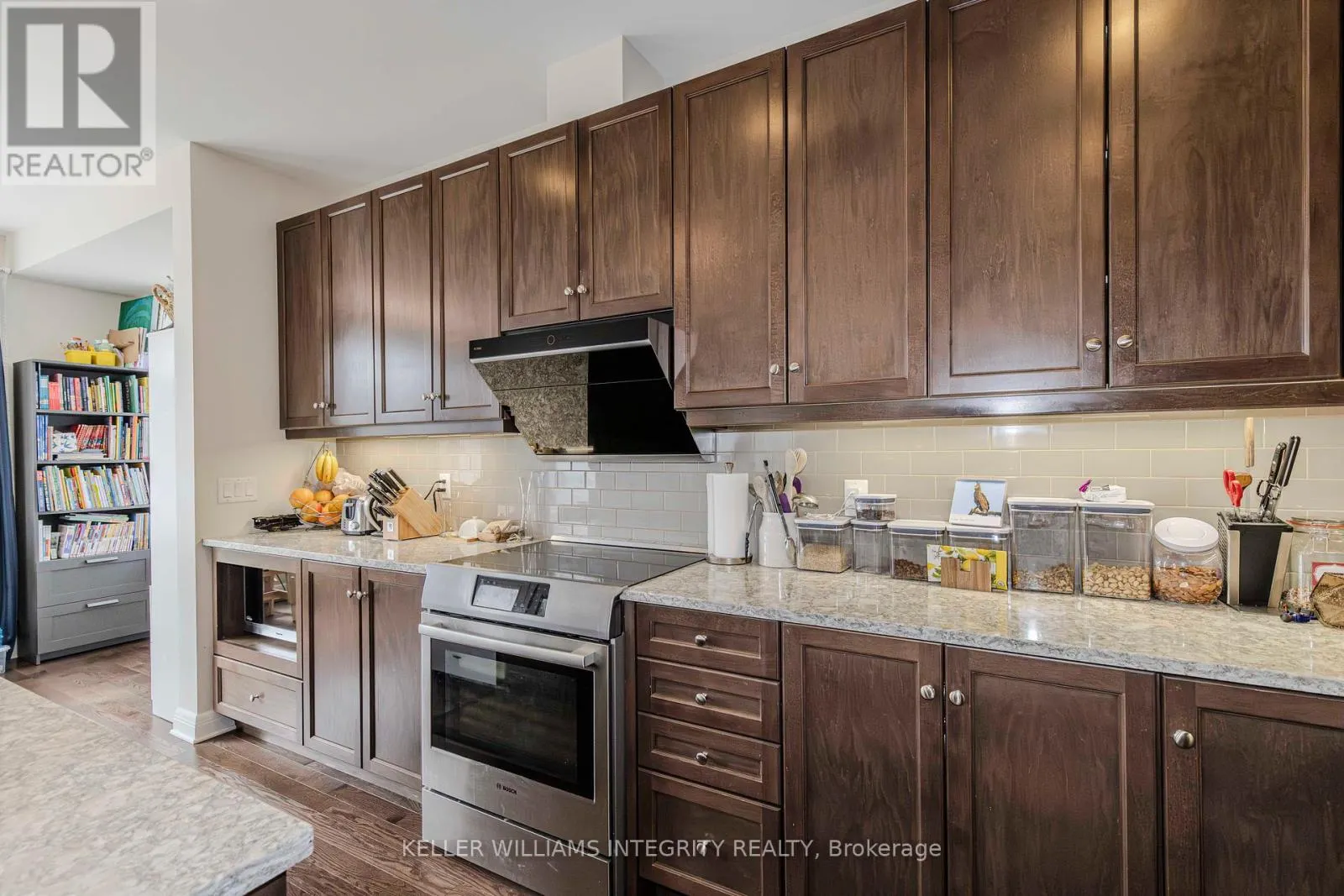 131 ESCARPMENT CRESCENT