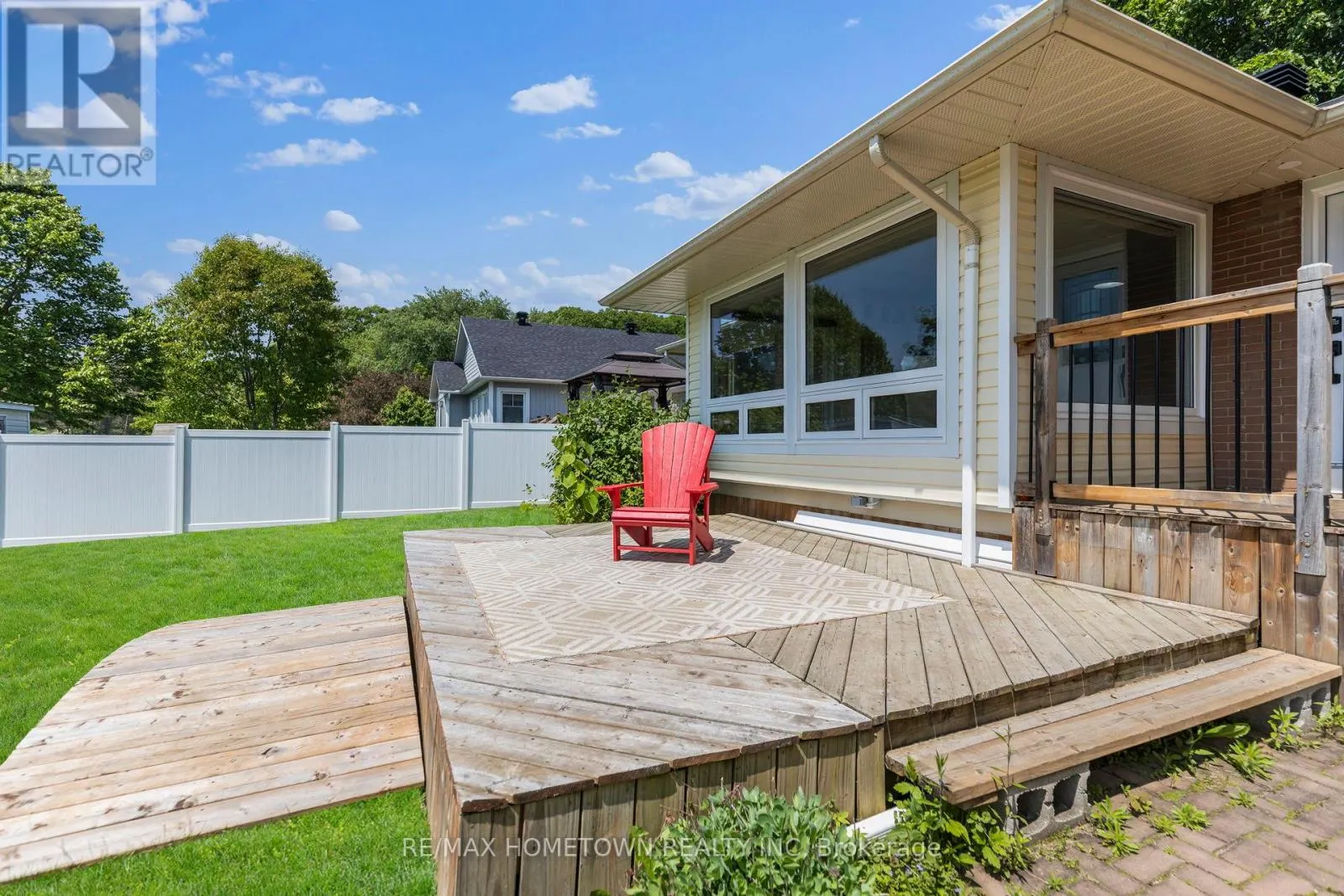 49 FAIRWAY CRESCENT