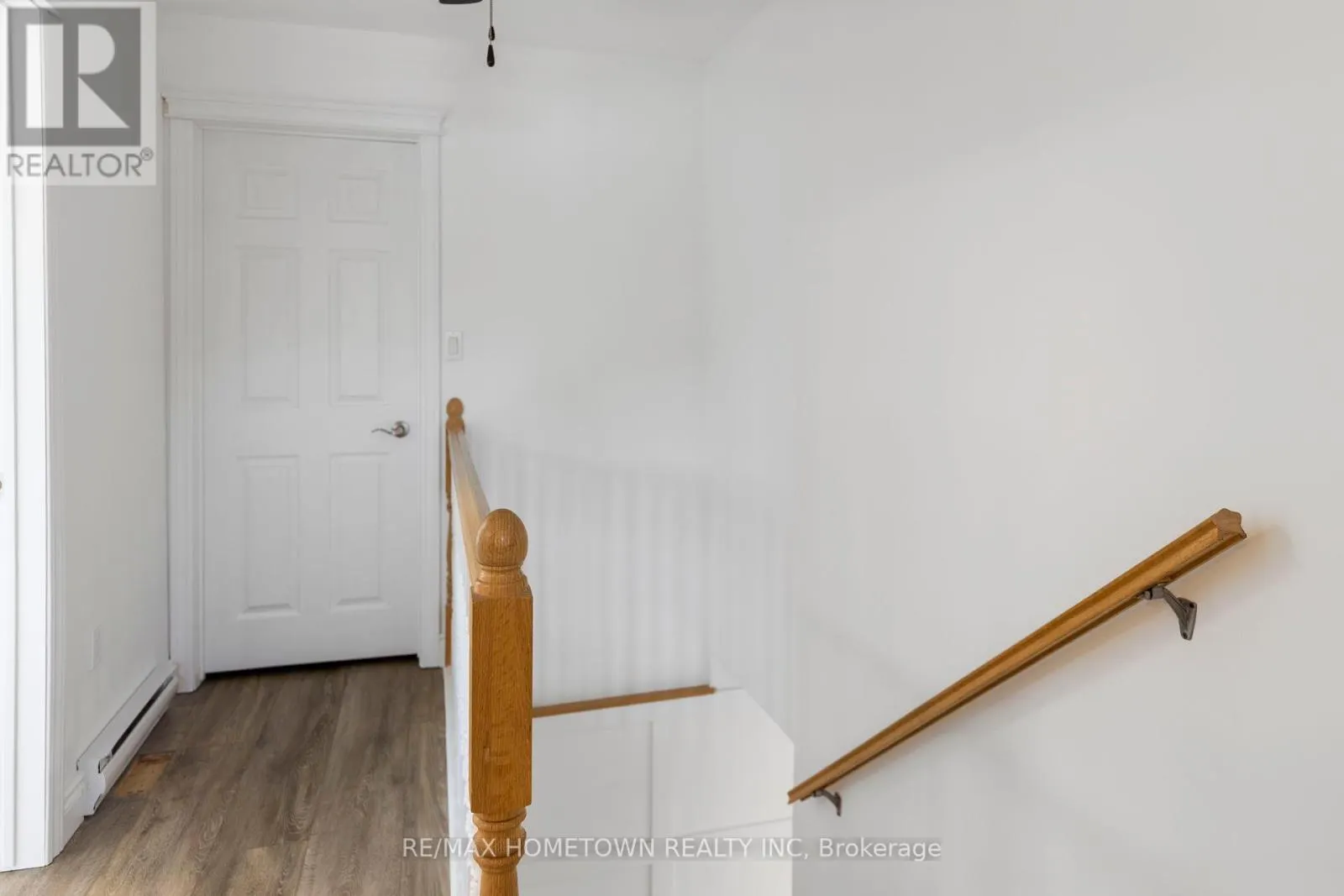 49 FAIRWAY CRESCENT