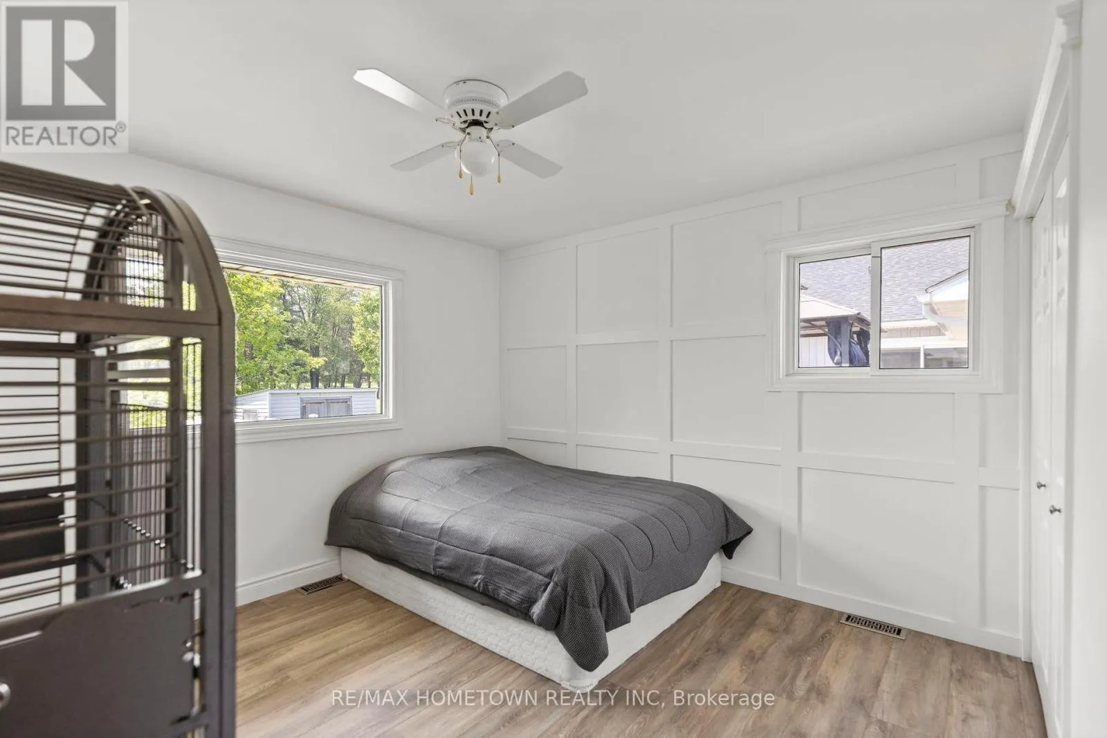 49 FAIRWAY CRESCENT