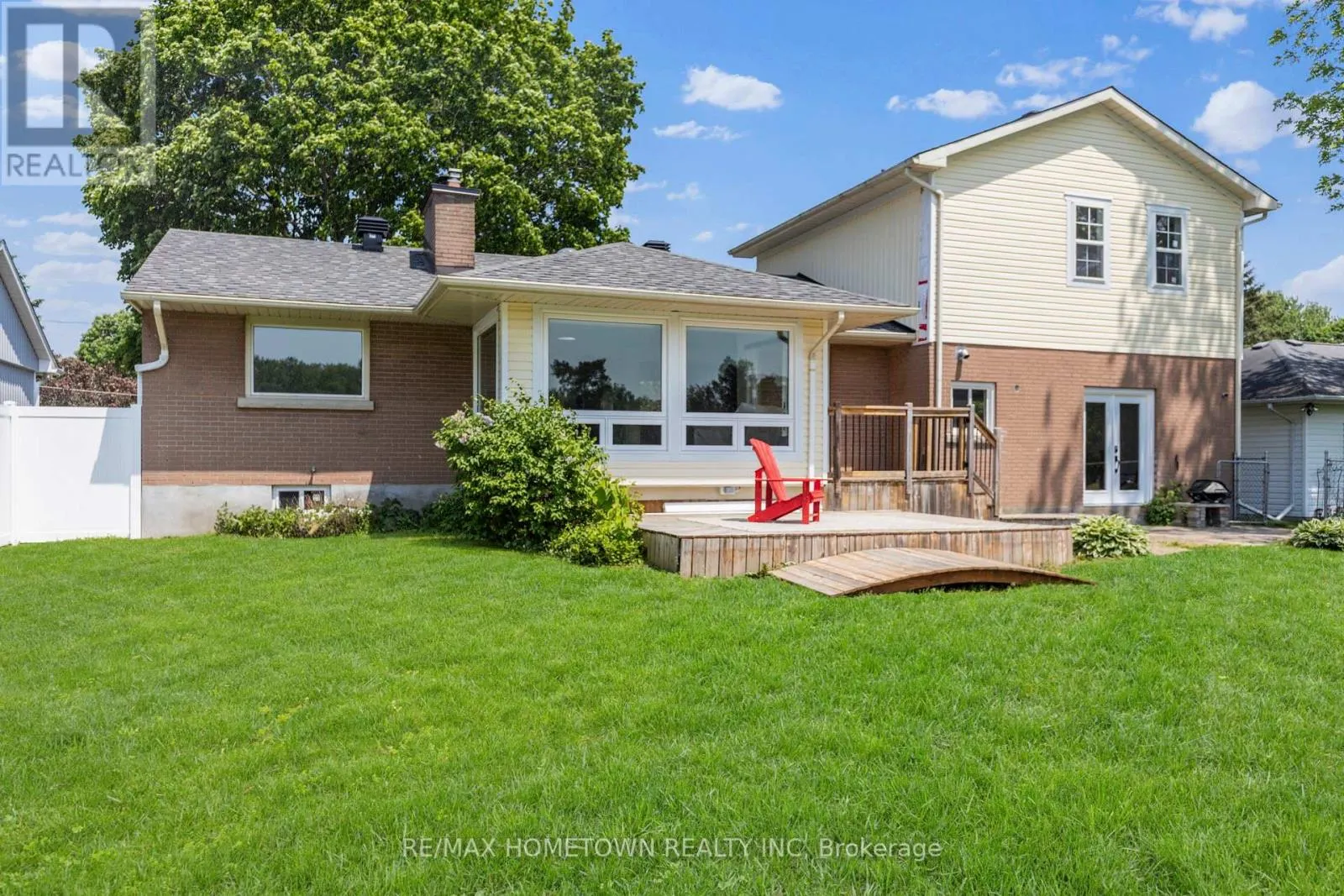 49 FAIRWAY CRESCENT
