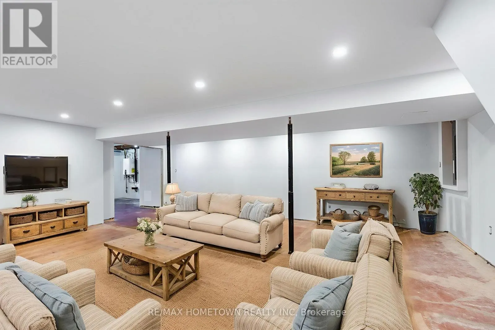 49 FAIRWAY CRESCENT