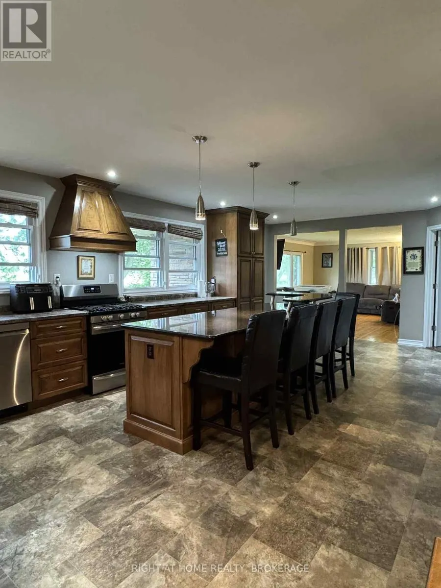 11191 LAKESHORE ROAD