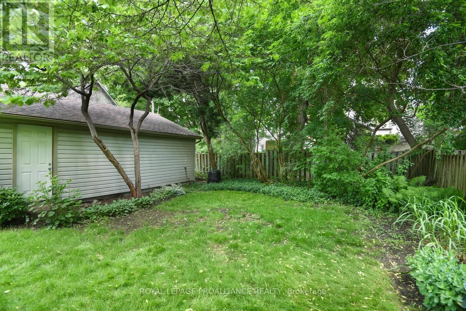 71 BETHUNE STREET