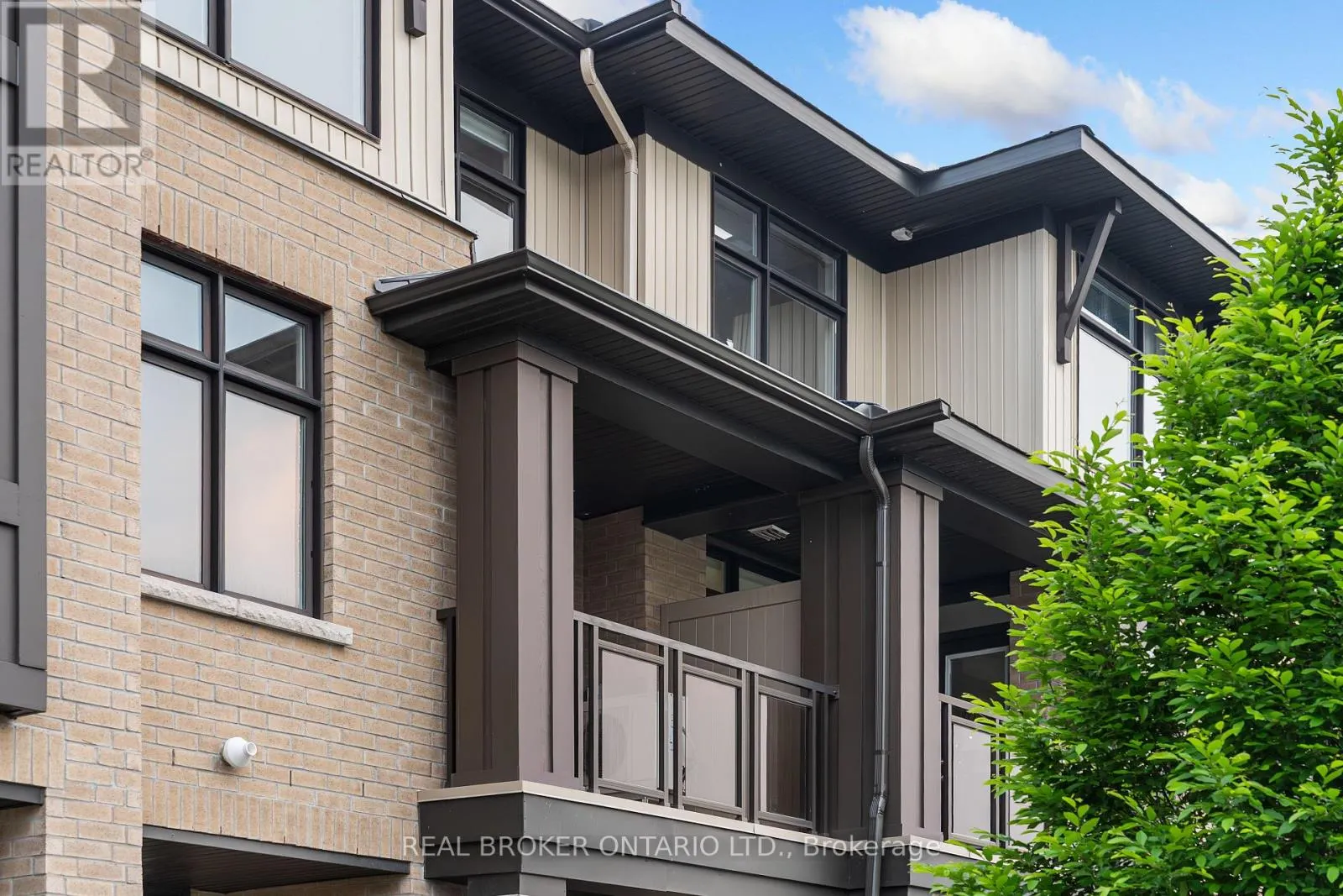 208 POPLIN STREET