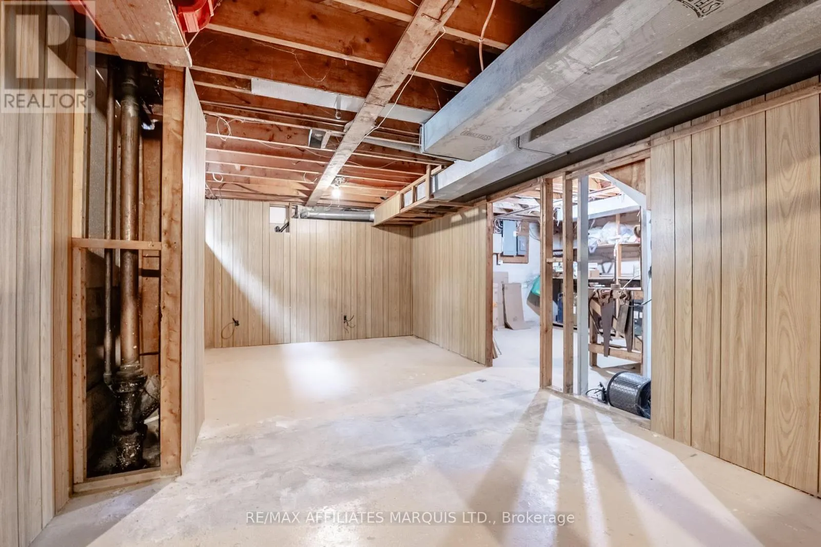 1610 CHARLES STREET