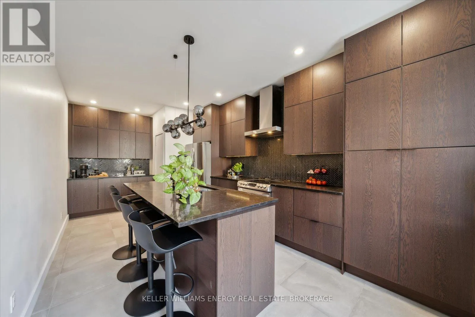 272 RIDOUT STREET