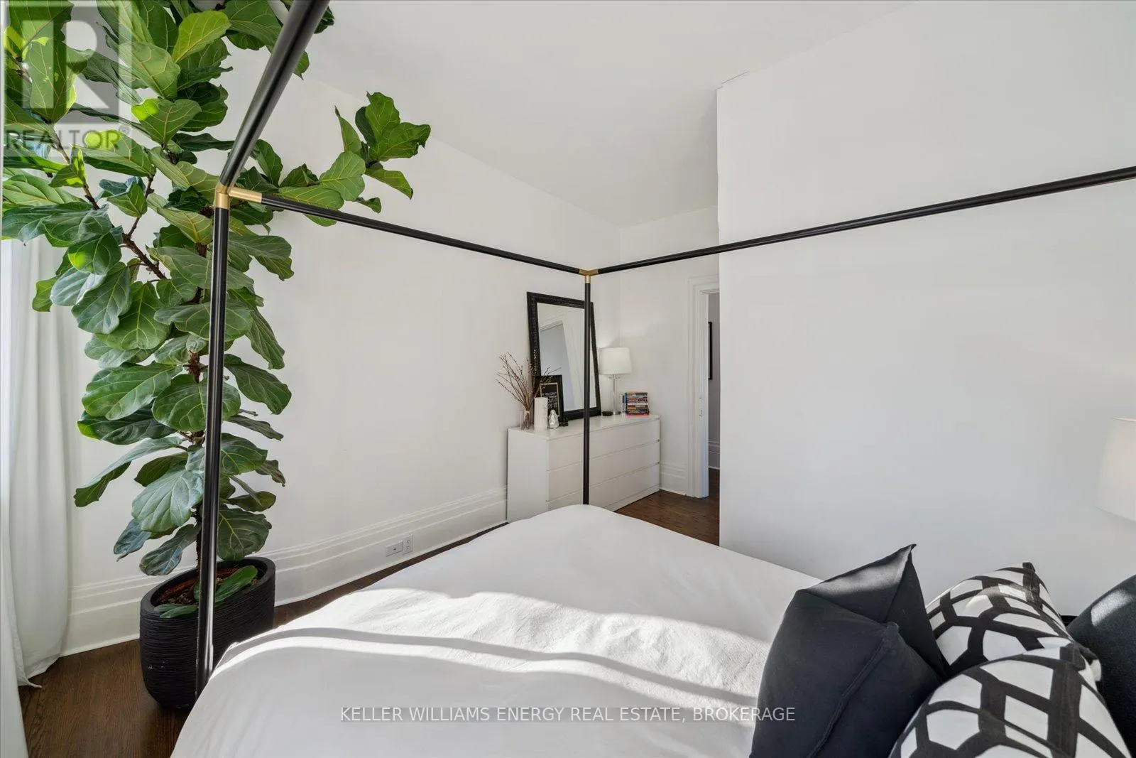 272 RIDOUT STREET